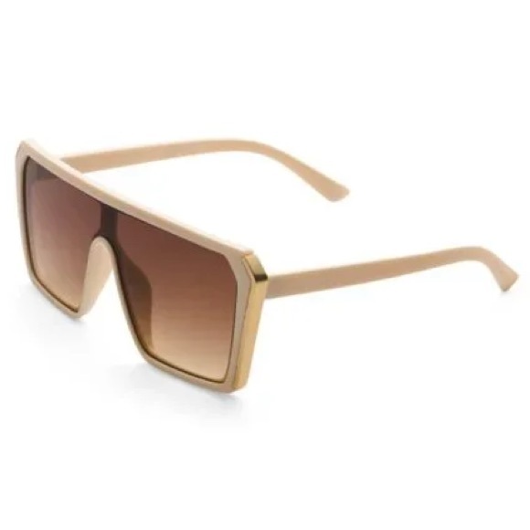 NWT- FRENCH CONNECTION Oversized
Sunglasses With Smoke Lenses And Side Detail - Picture 1 of 14